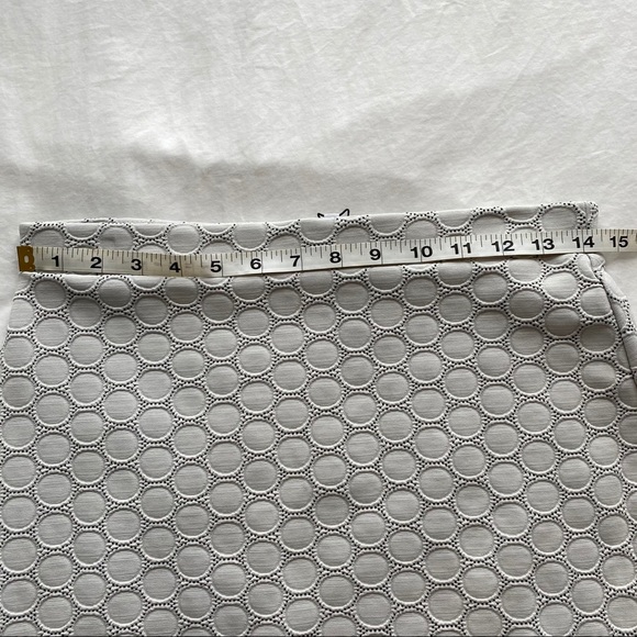 NWT Light grey pencil skirt. Size petite small - Picture 9 of 10